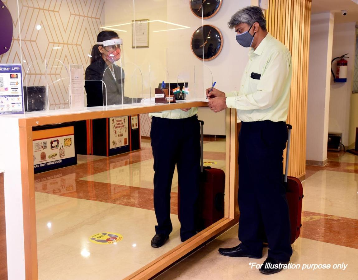 לקנאו Oyo Hotel Ss Grand מראה חיצוני תמונה